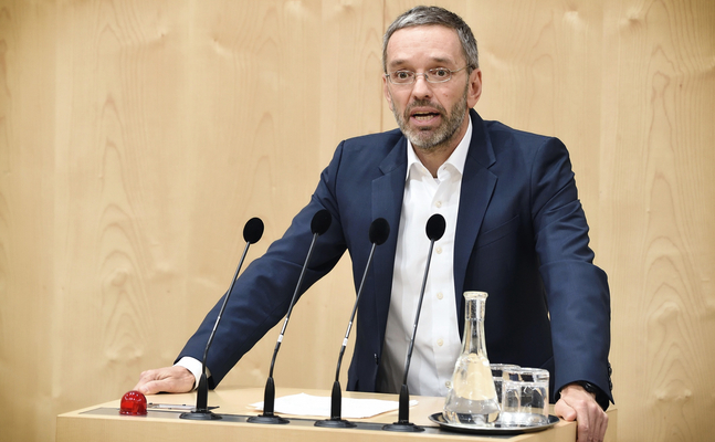 Sicherungshaft ist längst beschlussfähig - FPÖ-Klubobmann Kickl: "Freiheitliche bieten Regierung Verfassungsmehrheit für seriöse und effektive Lösung an."