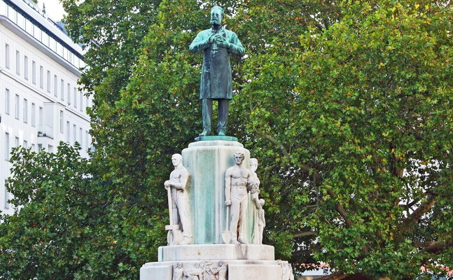 Bild zeigt das Lueger Denkmal in Wien 